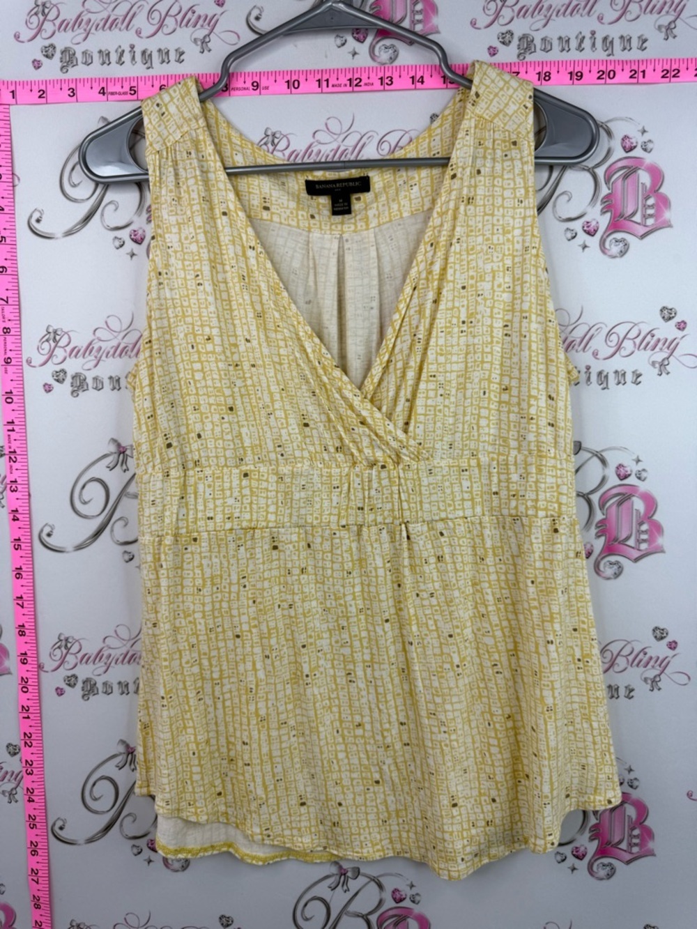Banana Republic tank top squares cubes Yellow Printed Sleeveless V-Neck Top